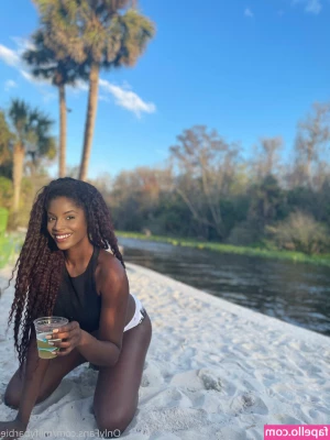 yourfavmodel24 - Hello there 😉