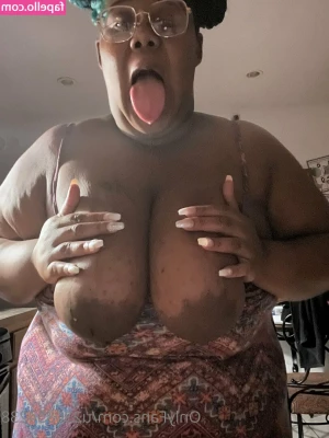 sgoddess_20 [ sgoddess-20 ] - mmm how hot I am right now daddy  follow me on my vip page to see all