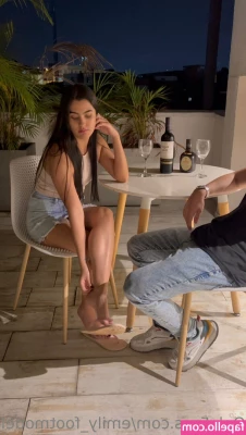 emily_footmodel [ emily-footmodel ] - 20  off in my VIP  vipneneca   mucho contenido XXX en venta ahí  s