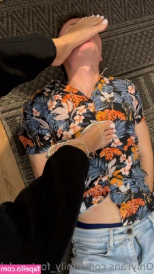 emily_footmodel [ emily-footmodel ] - Hey ce faci    daca imi lasi 5  la postarea asta  iti trimit in