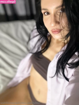 karysmithtvv - I finally made a new insta  Go follow me to see some day to day stuff
