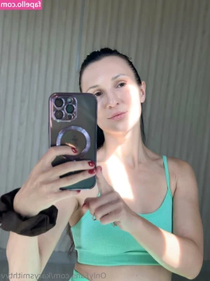karysmithtvv - I would love your cum to be drippin out of me