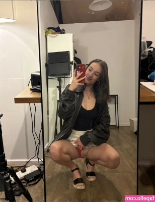 Cheekymz - Do you want more solo vids or more B g scenes