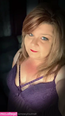 kentuckywoman502 - Smokey Time