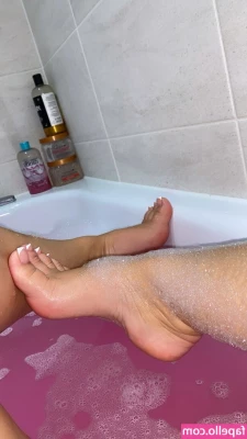 prettiest_toesx [ prettiest-toesx ] - Black on black