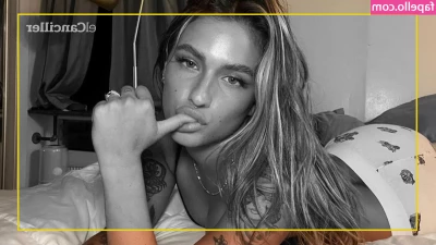 Mariah Casillas [ mariah-casillas ] - Some days you need a little tingle to get your day started