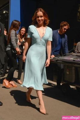 Emilia Clarke [ emilia-clarke ] - Hiii! Im so happy for having you here ;)Renew on receive 7 extra