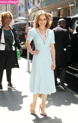 Emilia Clarke [ emilia-clarke ] - suck my clit