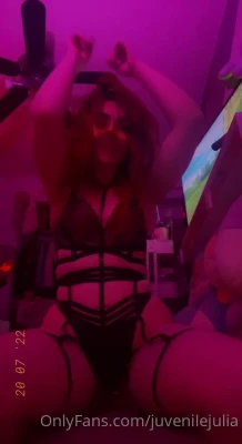 juvenilejulia - Come shower with me please