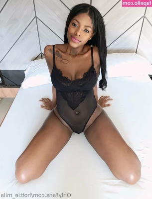 hottie_mila [ hottie-mila ] - Hey guys! I’m finally getting back to my normal schedule—after my