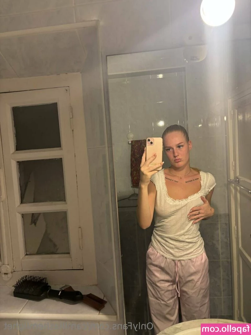 carlavagnen - touch me everywhere 🫶🏻🫠