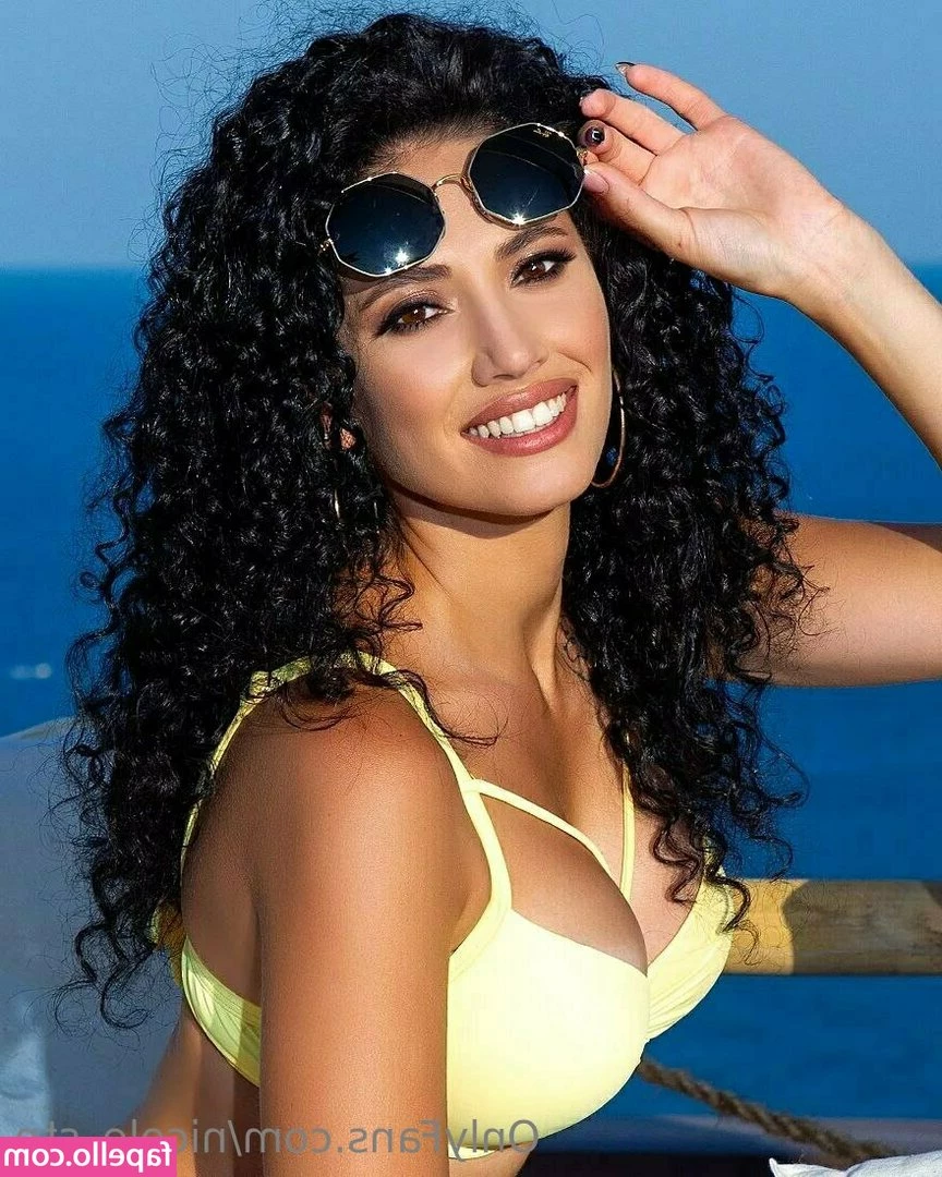 nicole_stn [ nicole-stn ] - Nos vemos esta noche    Les traigo algo NUEVO super