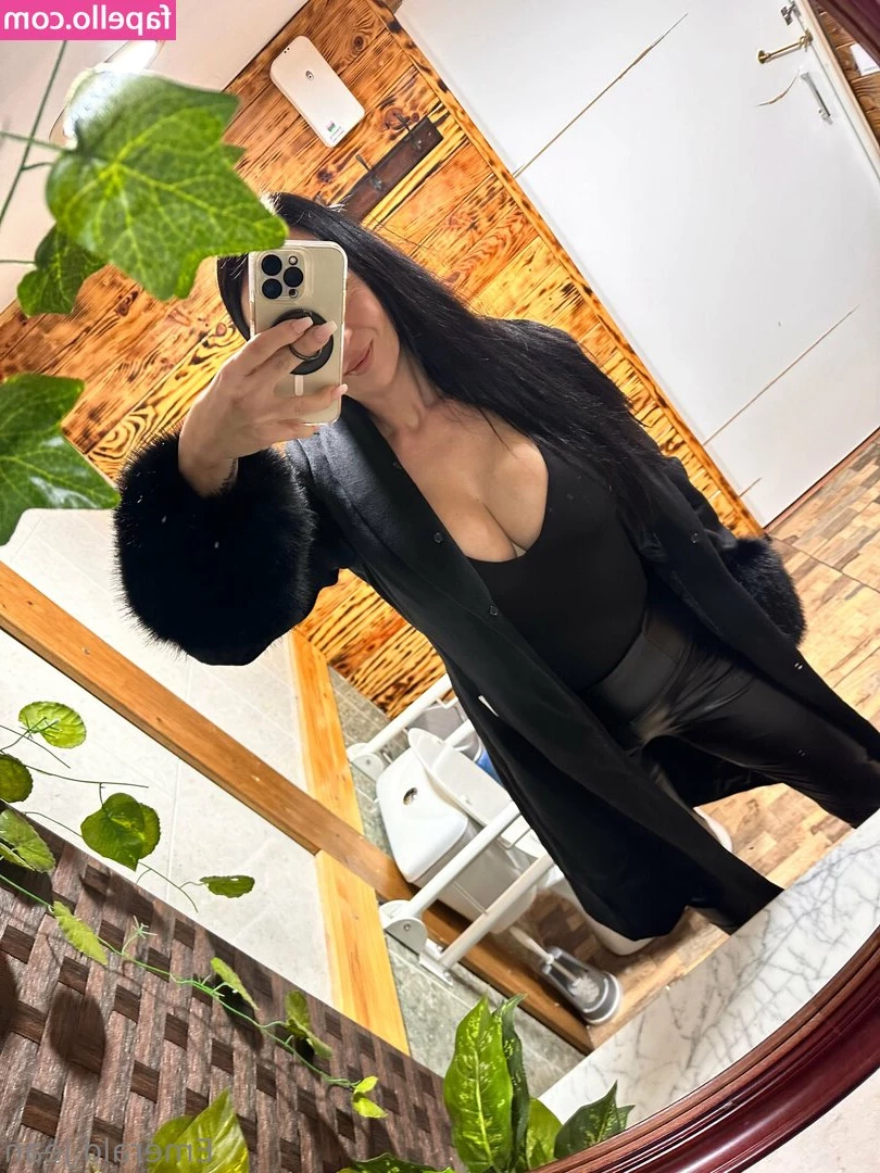 emeraldjeanofficial - Panty tease