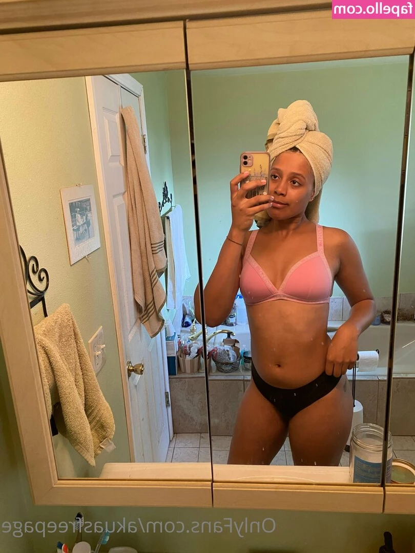 akuasfreepage - DM me plz   make me feel better