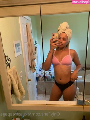 akuasfreepage - DM me plz   make me feel better
