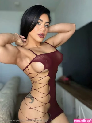 yanefitlife - 🫦 Hump Day my Lovelies! 🫦. My favorite day of the week 💦.