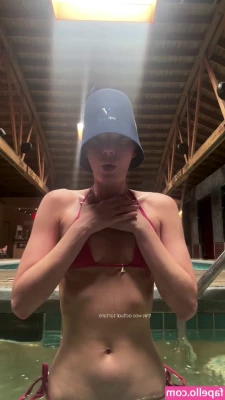 Alissa Violet [ alissa-violet ] - Hi everybody