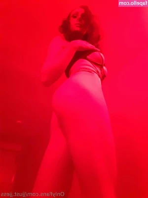 jjust.jjess [ jjust-jjess ] - Anyone notice the dick in my ass