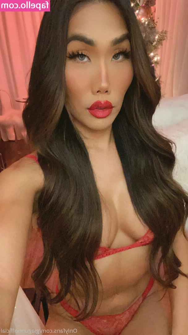 giagunnofficial - What type of clip would you like to see free this month  VOTE below