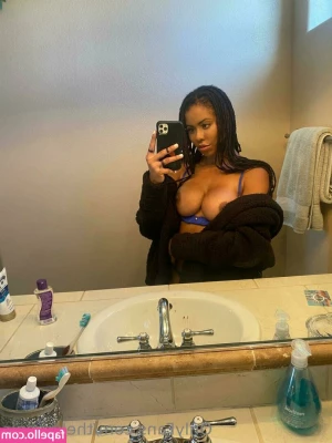 Kira Noir [ kira-noir ] - I love wearing matching sets