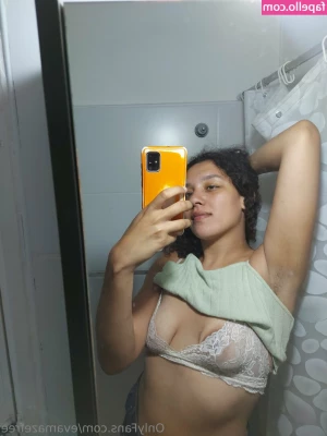 evamazefree - I have my house all to myself this weekend   Send me some requests so