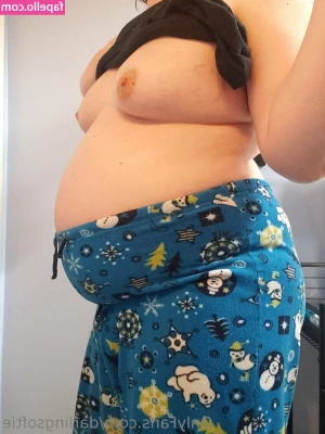 darlingsoftie - Happy Monday everyone! Tip me & let’s chat 💬  Or look at my