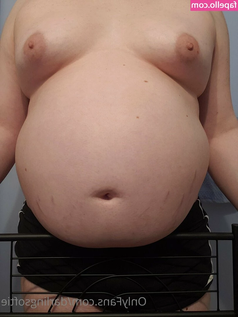 darlingsoftie - Yummy yummy creampie & that tiny asshole😈👅 who’s ready