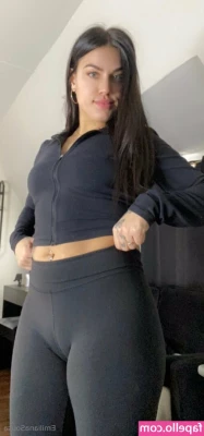 emiliana_xo [ emiliana-xo ] - A little selfshot magic