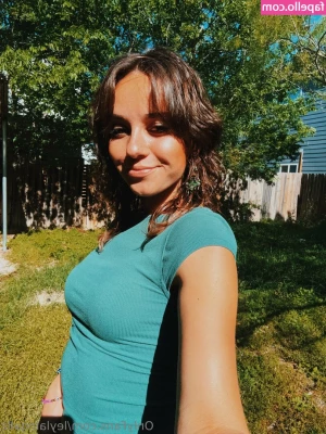 leylaingallz - Stream started at 12/07/2021 01:03 pm  Early morning shower 🚿