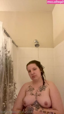 katykat2016 - do you think red looks good on me  this is one of my favorite night