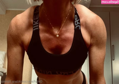 klara_fitness [ klara-fitness ] - What if i stare at you like this?👀😈