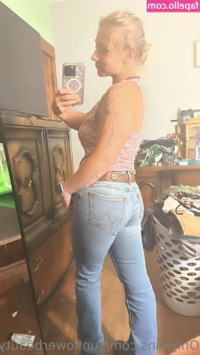 sunflowerbeauty30 - Baby! I want to share one of my little secrets with you... 😏 it