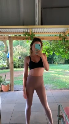 Isabelle Cornish [ isabelle-cornish ] - Who wants to see the whole thing