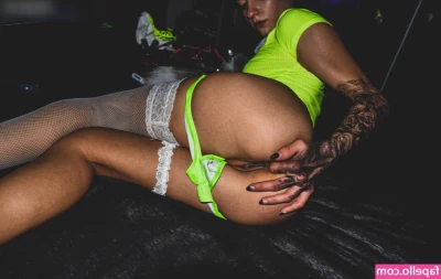 skinnyxxgirl_ [ skinnyxxgirl ] - come snuggle with me and let's see where it goes 😏 DM me to see