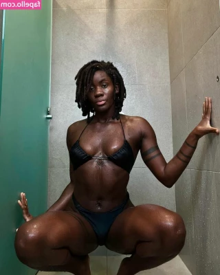 BinaNjikam - First post   really love the blue