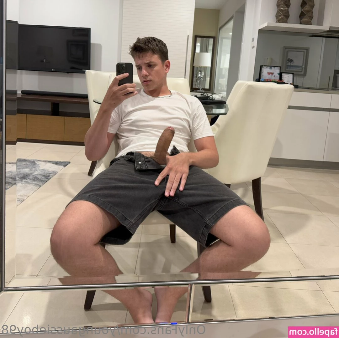 youngaussieboy98 - How's your morning? ✨