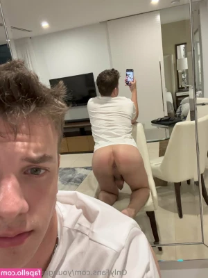 youngaussieboy98 - Hi nice to see you 😈😅