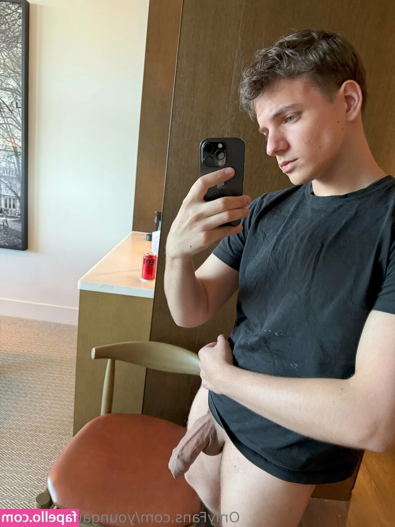 youngaussieboy98 - Deixando o CUZAO largo