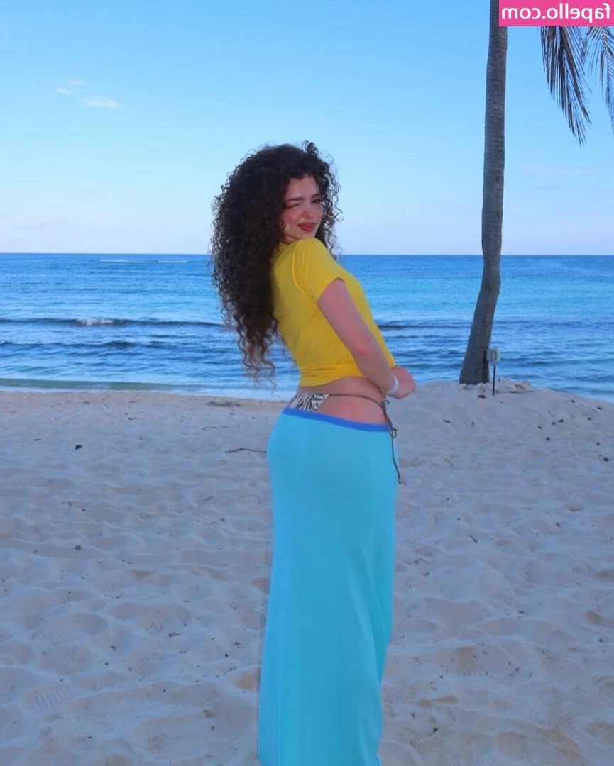 Demitra Kalogeras [ demitra-kalogeras-2 ] - okay this is my favorite photo of my ass   swore for some fun videos