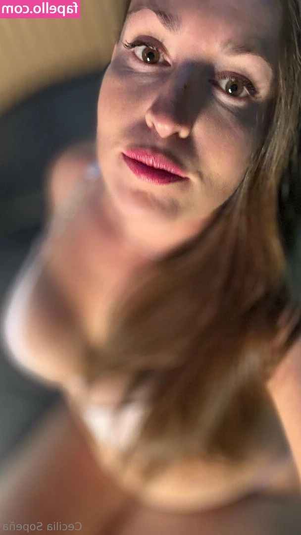 Cecilia Sopeña [ cecilia-sopena-1 ] - I went yesterday to get a small procedure done on my foot and still