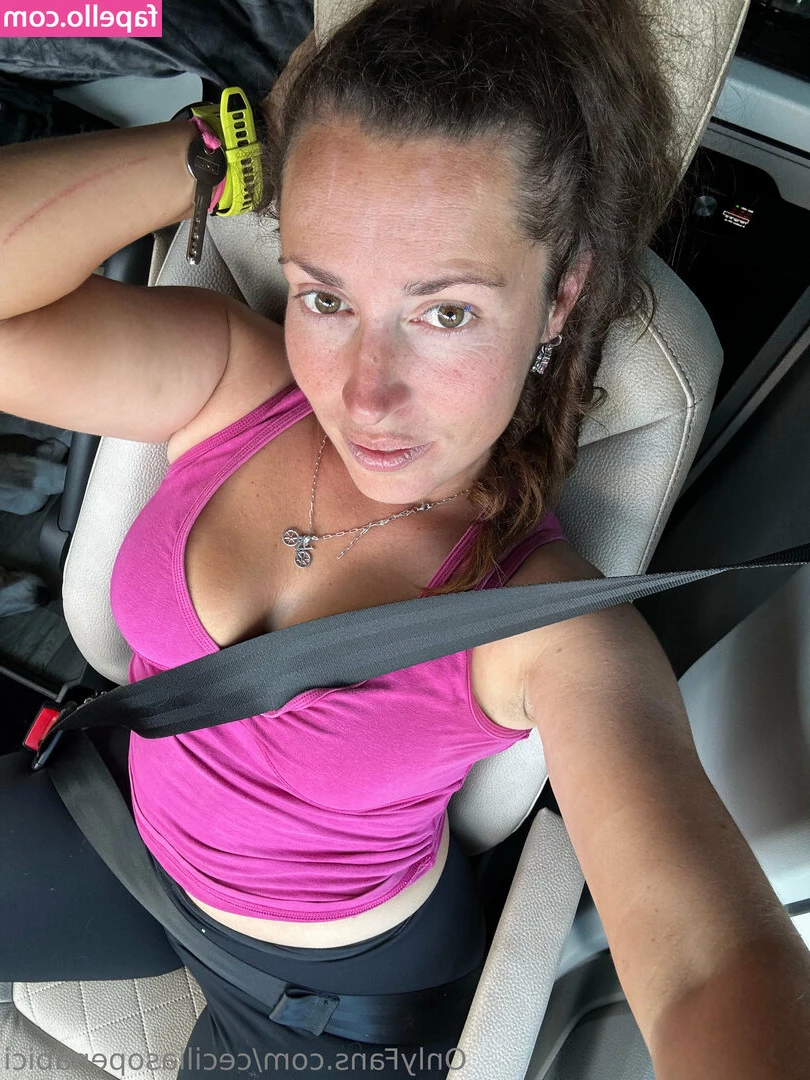 Cecilia Sopeña [ cecilia-sopena-1 ] - Always love sneaking a nude in public hehe