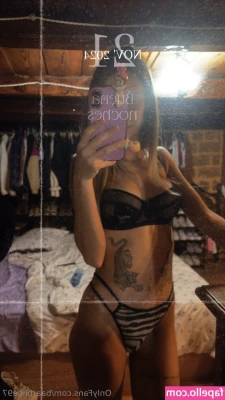 baarbiiee97 - Please watch me as I smoke I secretly love it..... . .