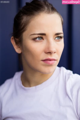 Carolin von der Groeben [ carolin-von-der-groeben ] - Have you check out my vip page yet? lots of pregnant content to make