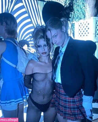 Alexa Demie [ alexa-demie ] - everybody left so I can moan as loud as I want    daddy made me wet