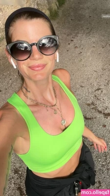 Simone Sevignani [ simone-sevignani ] - Selfie Monday   Happy Valentines  Extra Hearts