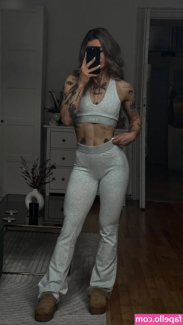 Celine Chiara Schumer [ celine-chiara-schumer ] - So I ve been asleep since yesterday morning and now it s today