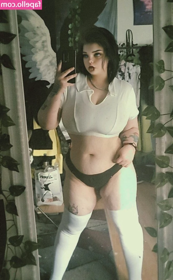 Dashxhollow - smiling cause i know we could have a great time together 😈