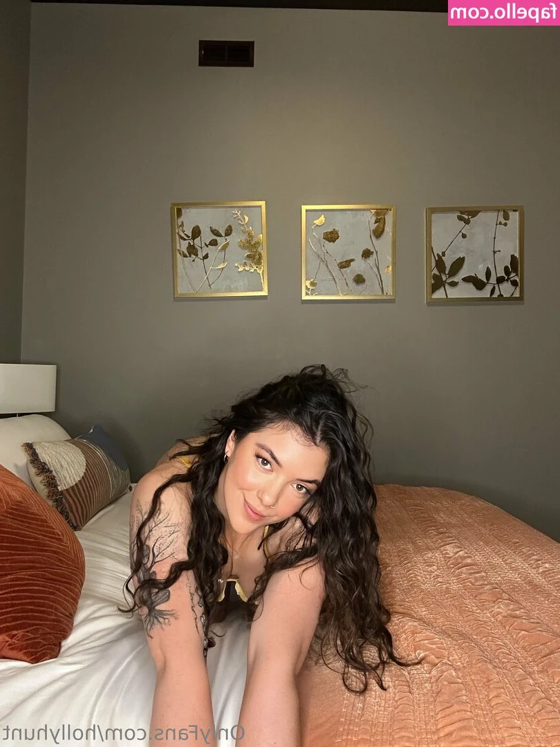 Hollyhunt [ hollyhunt-1 ] - Oh my god  I came so hard thinking about another male taking me  I