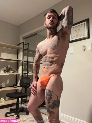 mikehoffman1023 - 80’s mob wife next door 🥰