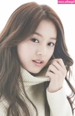 Kim Ji Won [ kim-ji-won ] - statue slut   39 stillsDM me for the full series